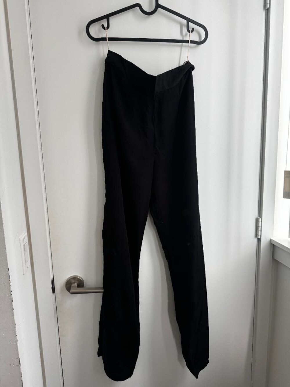 Wilfred (Aritzia) Satin High-Waisted Tailored Pant (Back Zip, Straight Leg)